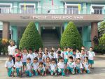 Các bé tham quan trường Tiểu Học Nguyễn Hiền