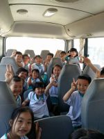 Các bé tham quan trường Tiểu Học Việt Anh